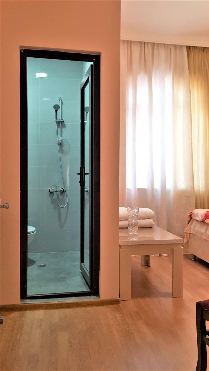 Guest House Luka Batumi Luaran gambar