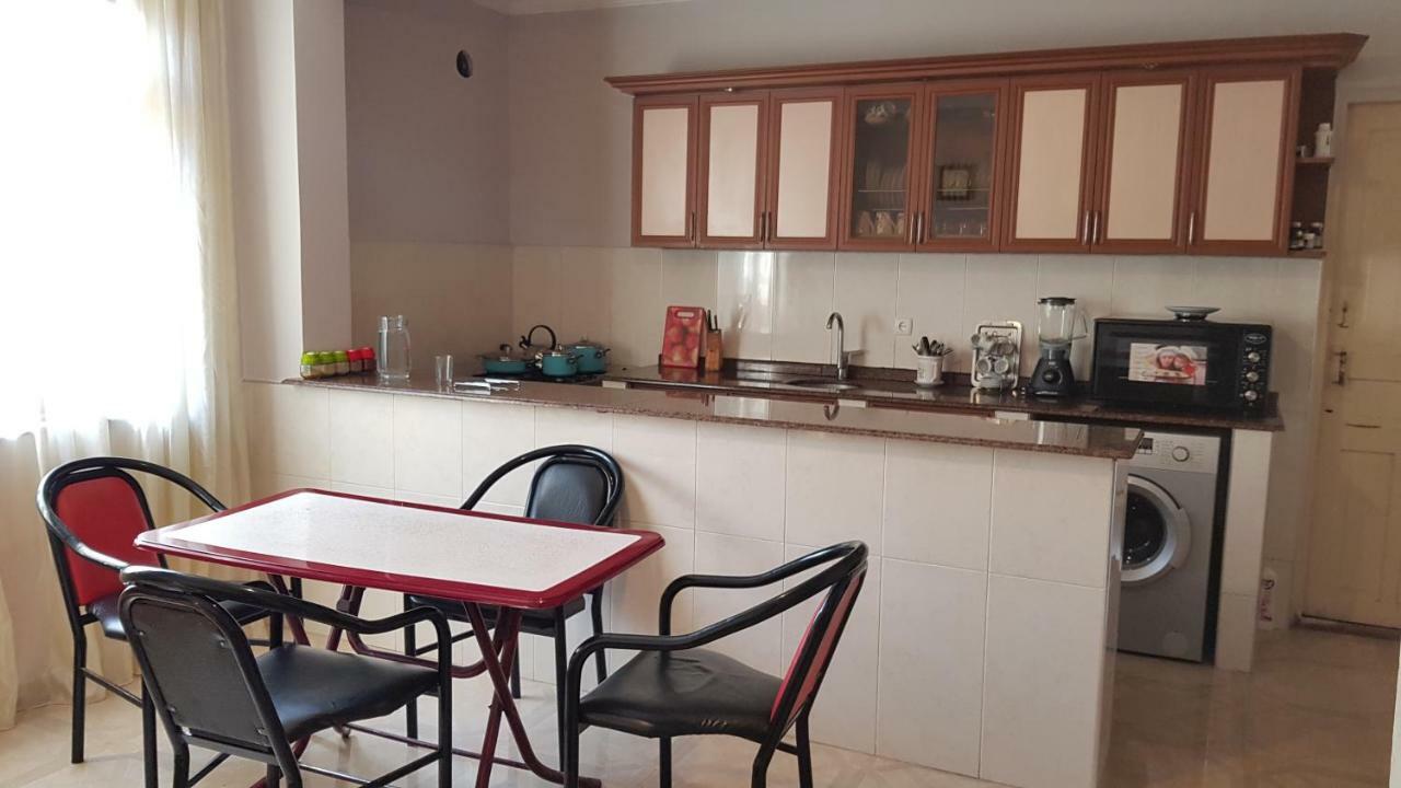 Guest House Luka Batumi Luaran gambar